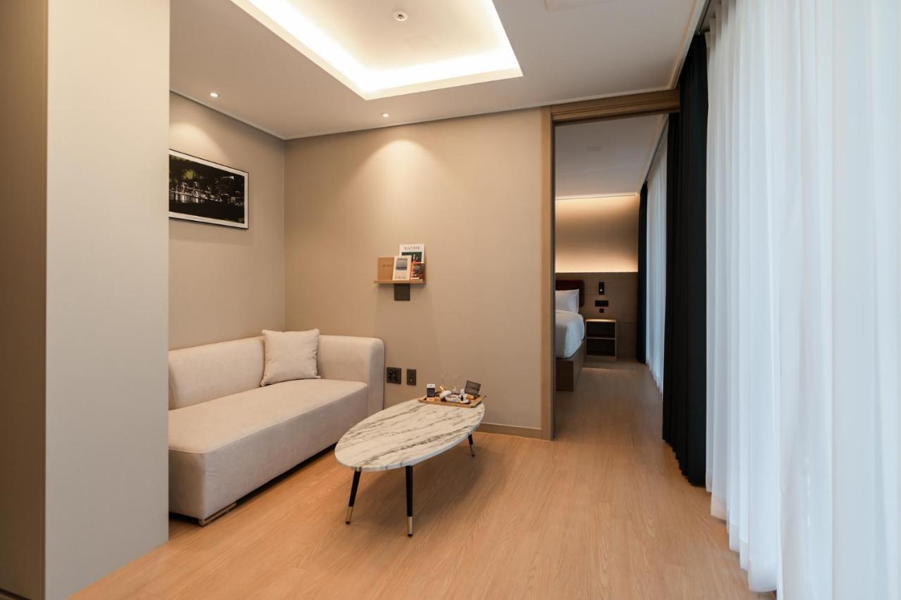 D Ov Haeundae Hotel Busan Exterior photo